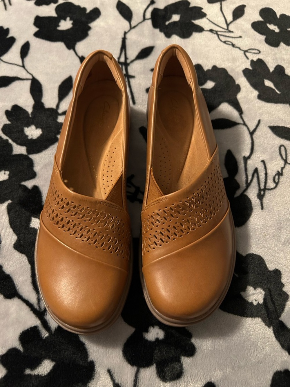 NIB Clarks 26181431 Women's Certina Edge Tan Leather Casual Shoe